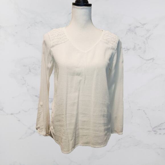 Eddie Bauer White Top Roll Tab Sleeves Small Crochet Shoulders - Picture 1 of 9